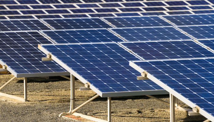 Wealthy Nigerians turn to solar as grid fails